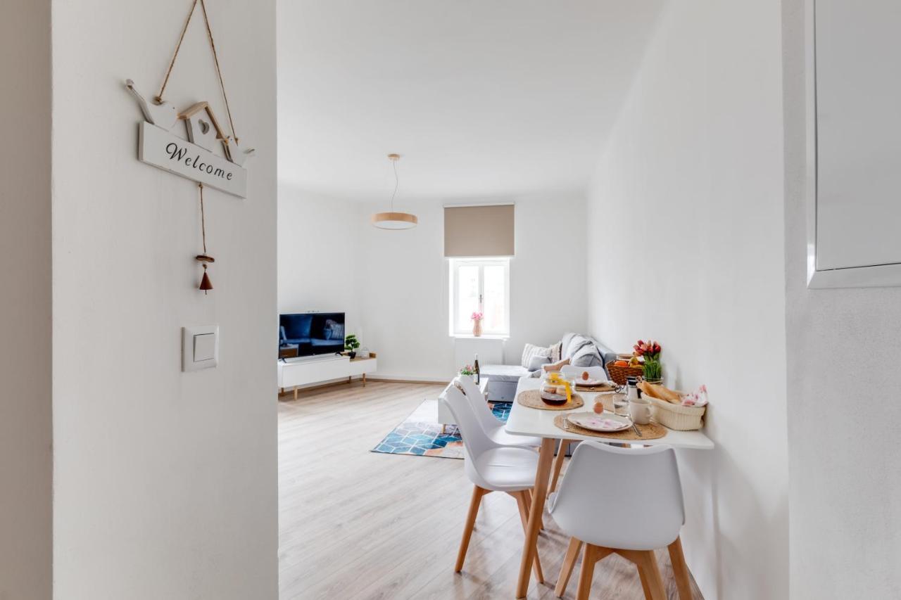 פראג Modern, Bright And Spacious Apartment מראה חיצוני תמונה