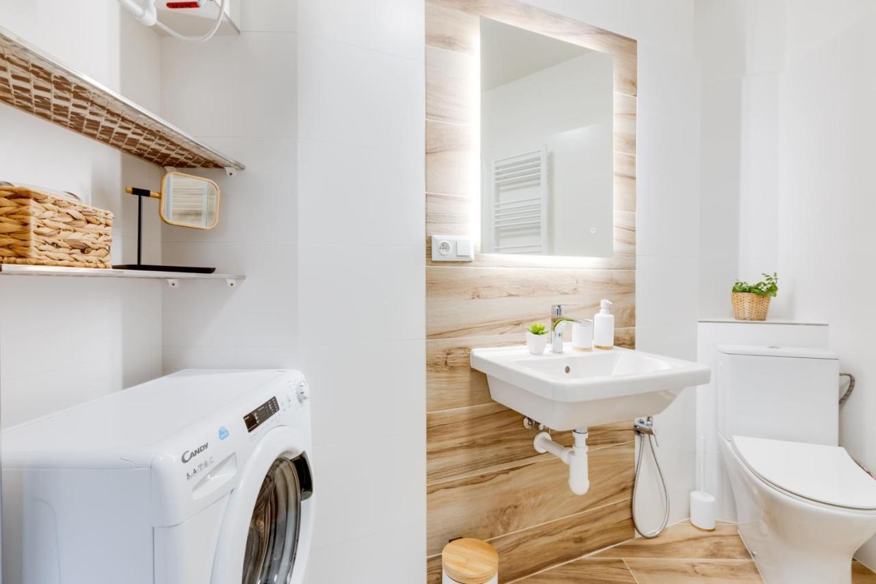 פראג Modern, Bright And Spacious Apartment מראה חיצוני תמונה
