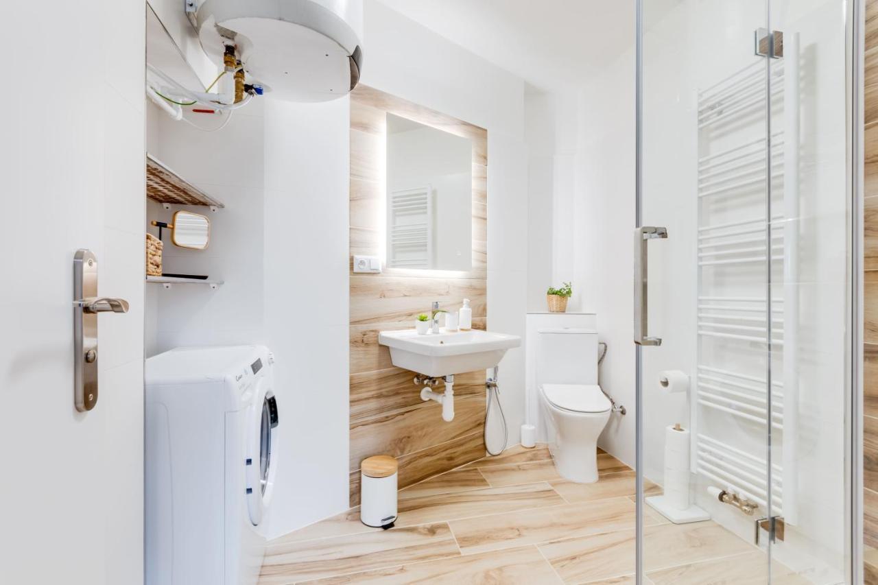 פראג Modern, Bright And Spacious Apartment מראה חיצוני תמונה