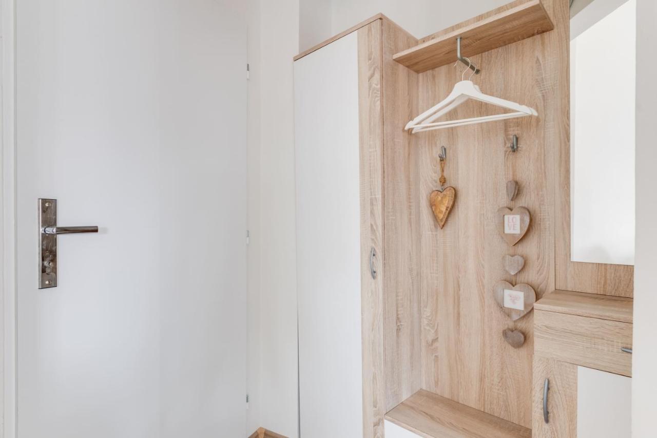 פראג Modern, Bright And Spacious Apartment מראה חיצוני תמונה