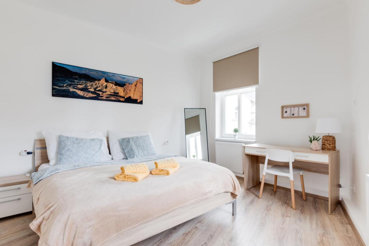 פראג Modern, Bright And Spacious Apartment מראה חיצוני תמונה